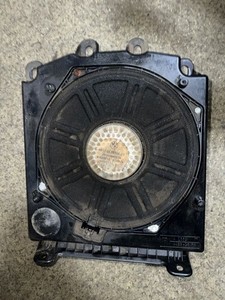 BMW 5 E60 E61 2005 Subwoofer 6929100 LIA30018