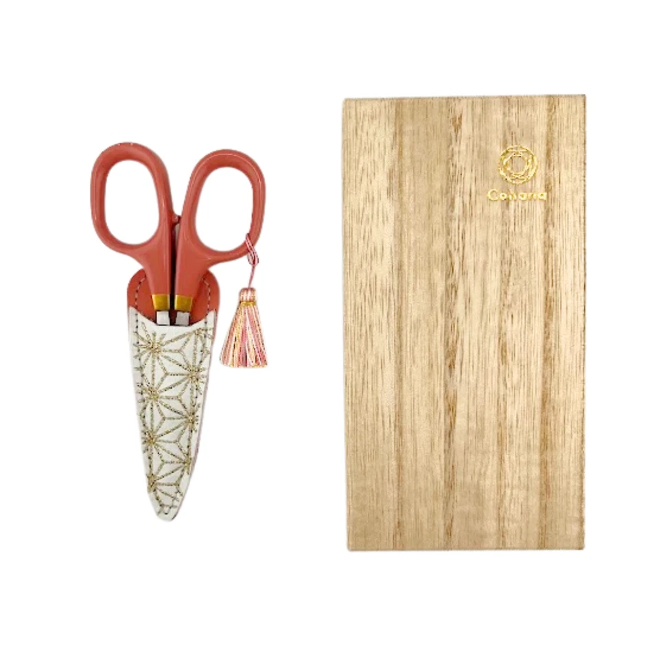 Cohana Small Scissors Gold Lacquer 2025 Anniversary Exclusive Rose Pink Boxed - Image 2 of 4
