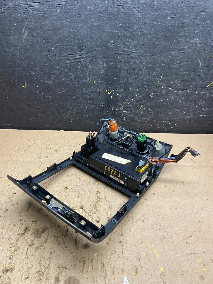 2004年至2008年福特F150无线电气候仪表板边框环绕黑色T8683 DG — 第 4/4 张图片