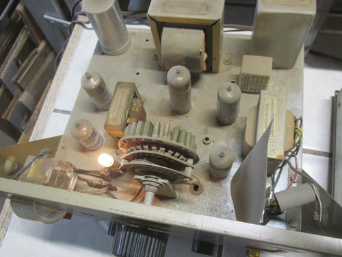 Browning Eagle R-27 Receiver and S-23 Transmitter 23 Channel CB Radio Powers On - Picture 7 of 9