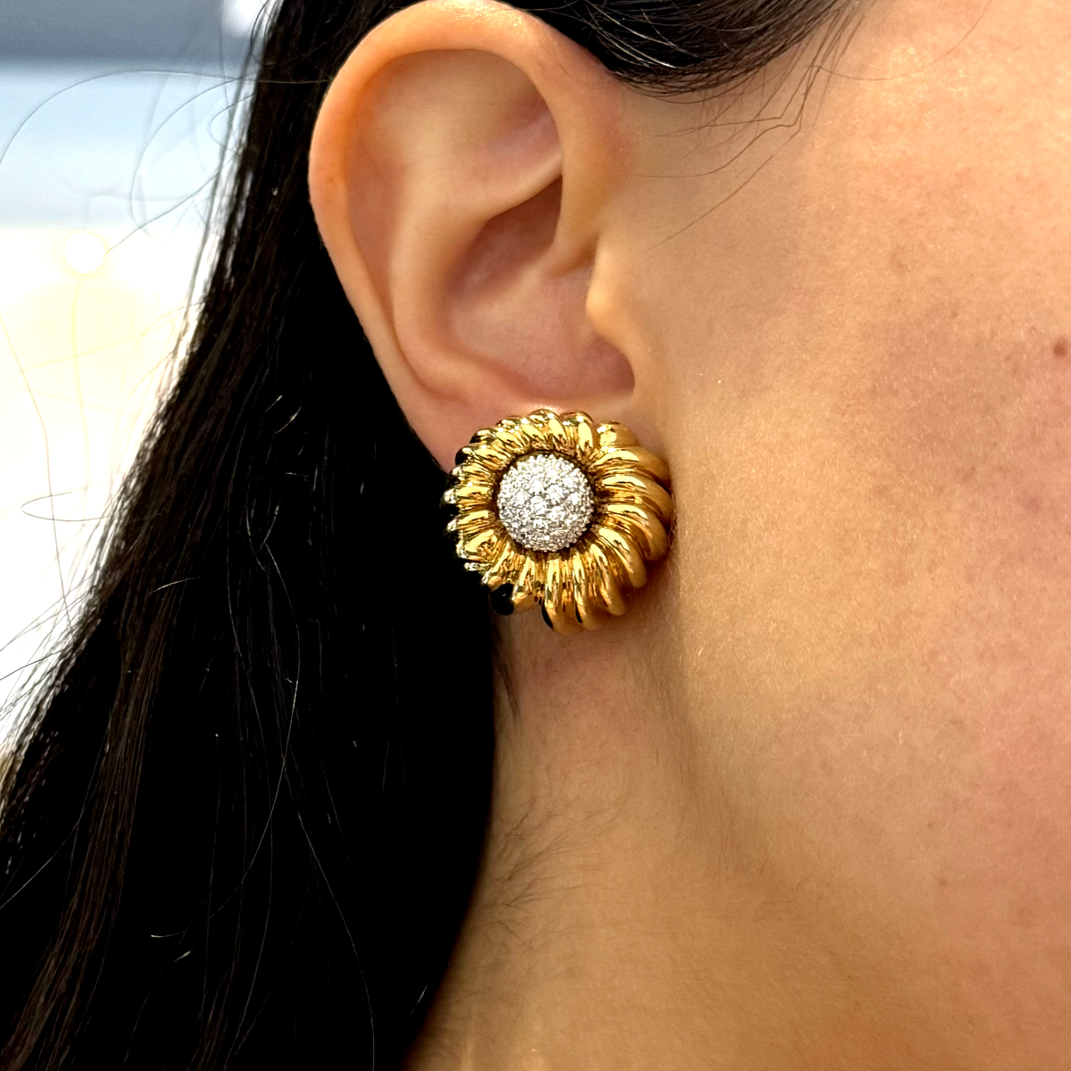 Vintage Tiffany And Co Large Flower 18K Yellow Gold Diamond 1.75ct