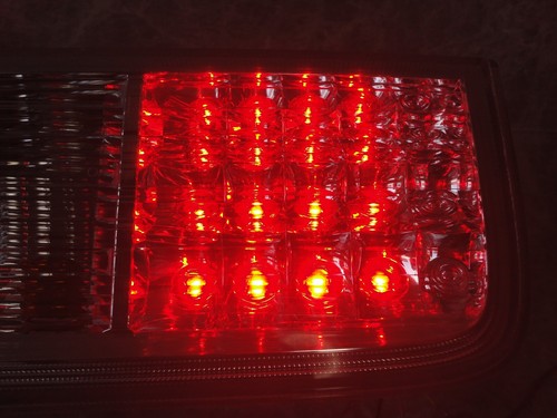 NISSAN ELGRAND TE52 Genuine LED Tail Light Rear Combination Lamp 26550-1JB3A RH - Picture 2 of 16