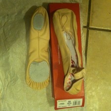 Brand New, Capezio split sole daisy ballet shoes size 8N