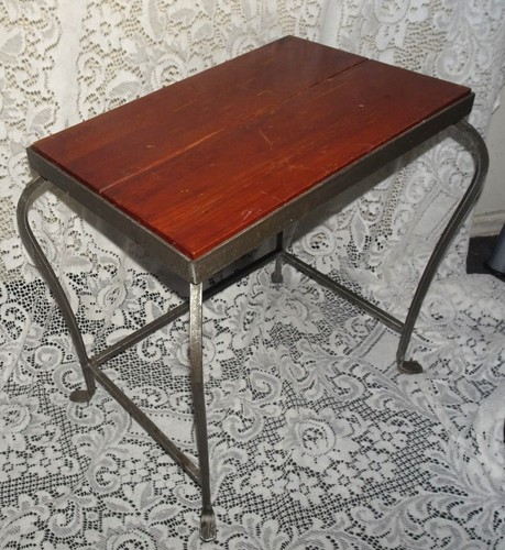 Vintage small side table with a Mahogany top and wrought iron Frame and legs - Picture 15 of 15