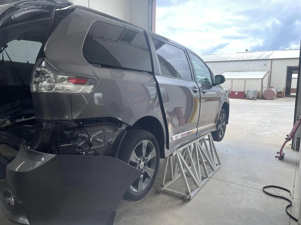 Used A/C Selector Switch fits: 2016 Toyota Sienna automatic temperature control - Изображение 4 из 4