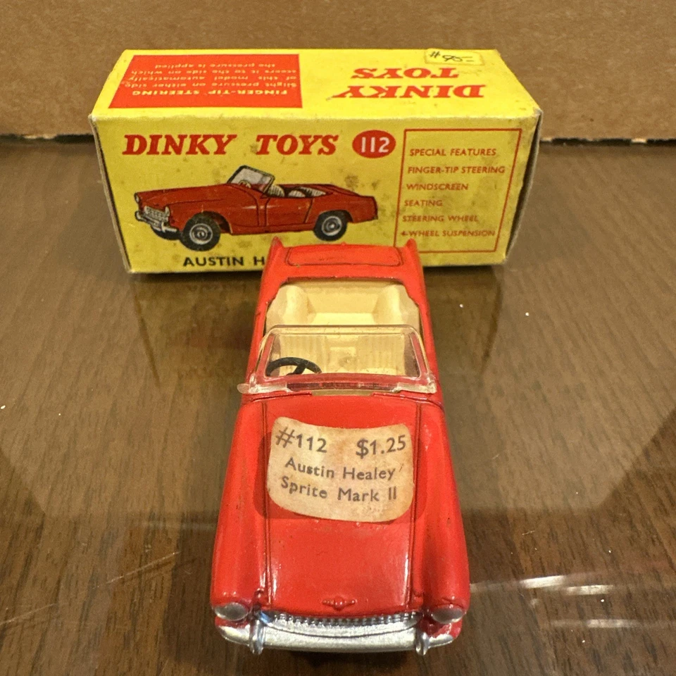 VINTAGE DINKY TOYS 112 AUSTIN HEALEY SPRITE MK.II IN ORIGINAL BOX 1961 MINT  - Image 2 of 3