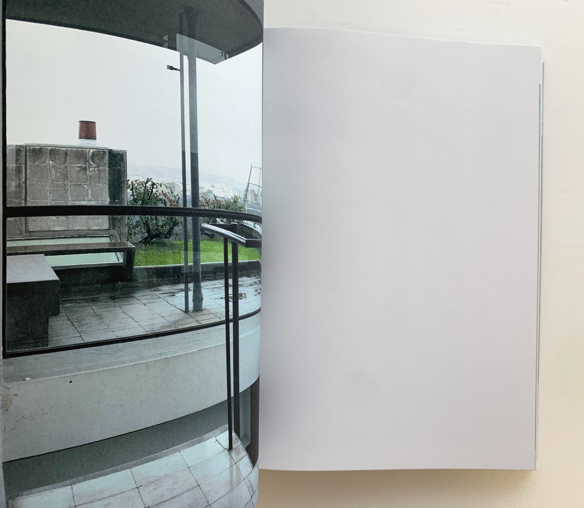 Takashi Homma: Looking Through Le Corbusier Windows, WALTHER KÖNIG, 2019 Takashi Homma: Looking Through Le Corbusier Windows, WALTHER KÖNIG, 2019