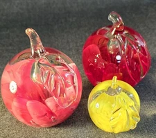 VTG Joe St.Clair Art Glass Fruit Paperweights, 2 Red Apples, 1 Yellow