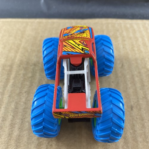 Hot Wheels Glow In The Dark Torque Terror Monster Truck 1:64, COMB SHIP $1 - Picture 3 of 4