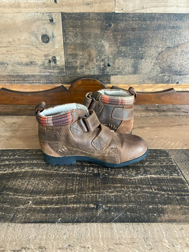 Clarks Bebé Marrón Cuero Franela Borde Bota Zapato Talla 6 Informal Otoño Foto Rústico Foto 2 de 4