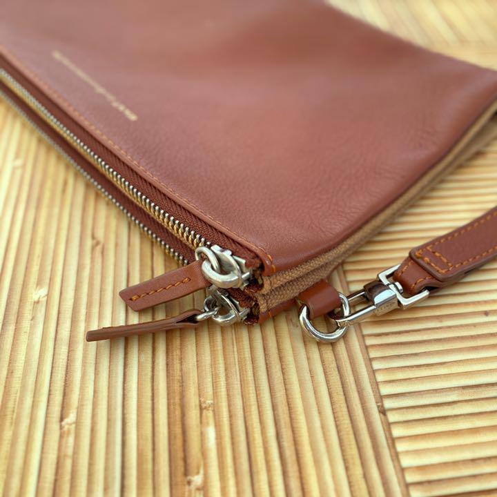 Want Les Essentiels De La Vie Beige Pouch Case Leather USED Want Les Essentiels De La Vie Beige Pouch Case Leather USED