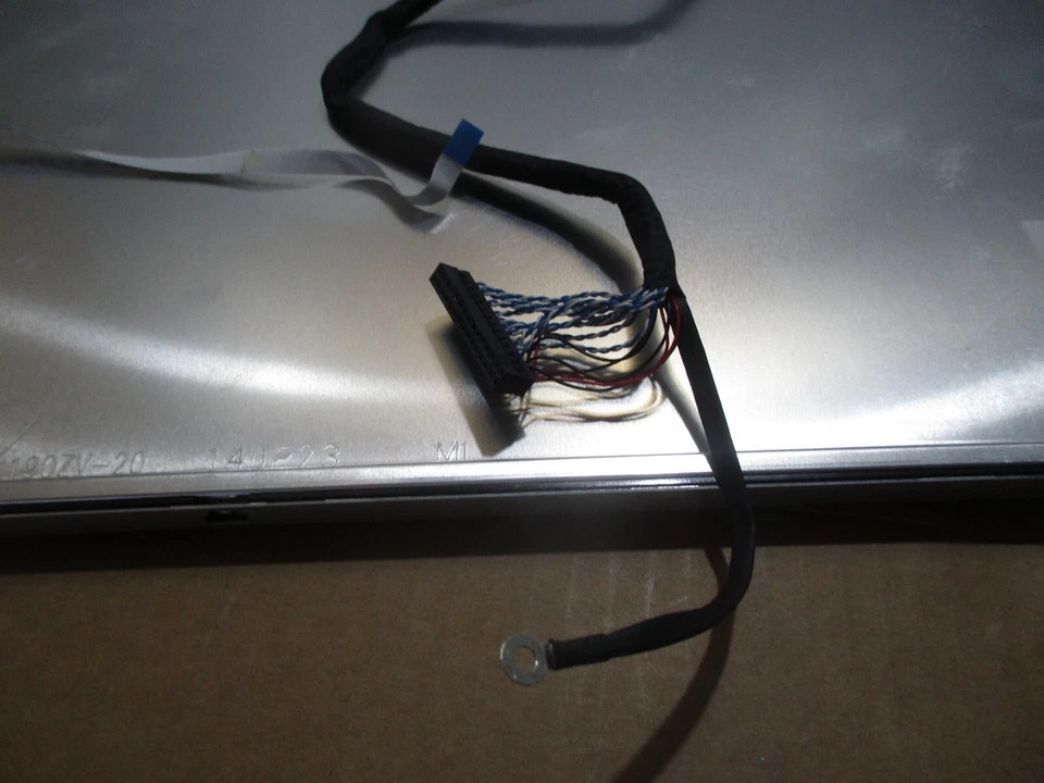 Innolux MT190EN02 V.W 19" 1280×1024 LCD Display Screen Panel - Image 3 of 4