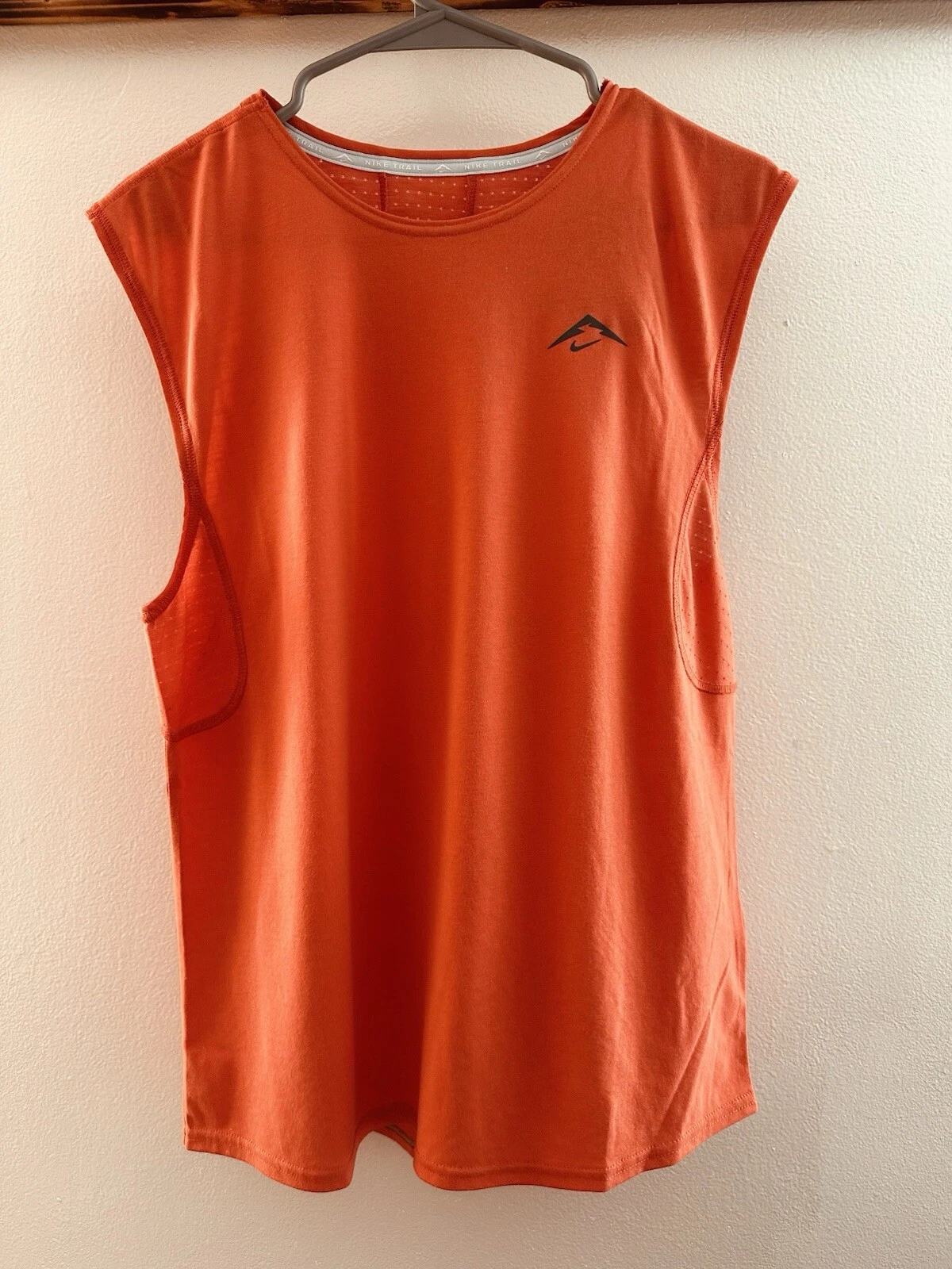 Nike Dri-FIT Trail Solid Running Tank Men's Small NWT Orange Shirt
Opens in a new window or tab