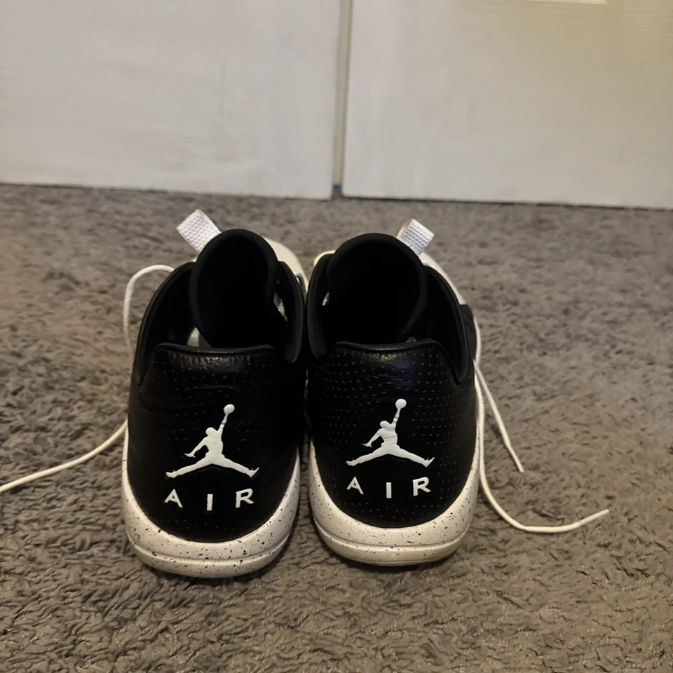 Talla 13 - Air Jordan Eclipse Negro Blanco - Usado Foto 3 de 4