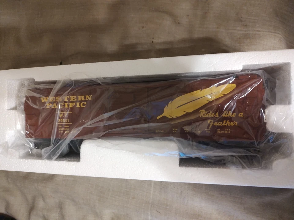 MTH RAIL KING  30-7444 WESTERN PACIFIC BOXCAR W.P. 20807 - Image 3 of 4