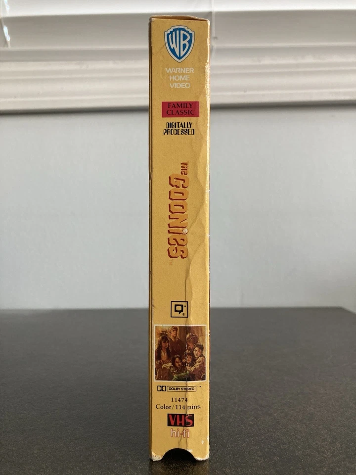 THE GOONIES 1985-1986 VHS NO BARCODE 1ST RELEASE RARE TWO TONE TAPE MOVIE VTG - Image 4 of 4