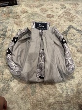 Cuby baby carrier Ft a bear  tree pattern, Easy carrying of newborns toddlers.