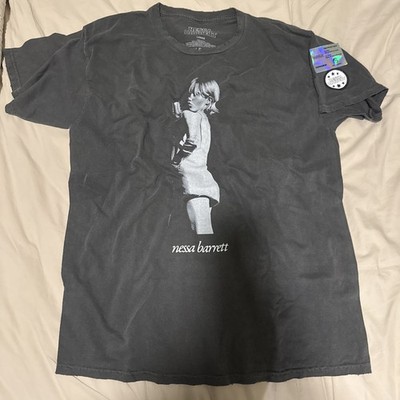 NEW AUTH Nessa Barrett T-Shirt charcoal LARGE Tate Mcrae Gracie Abrams POP TOUR