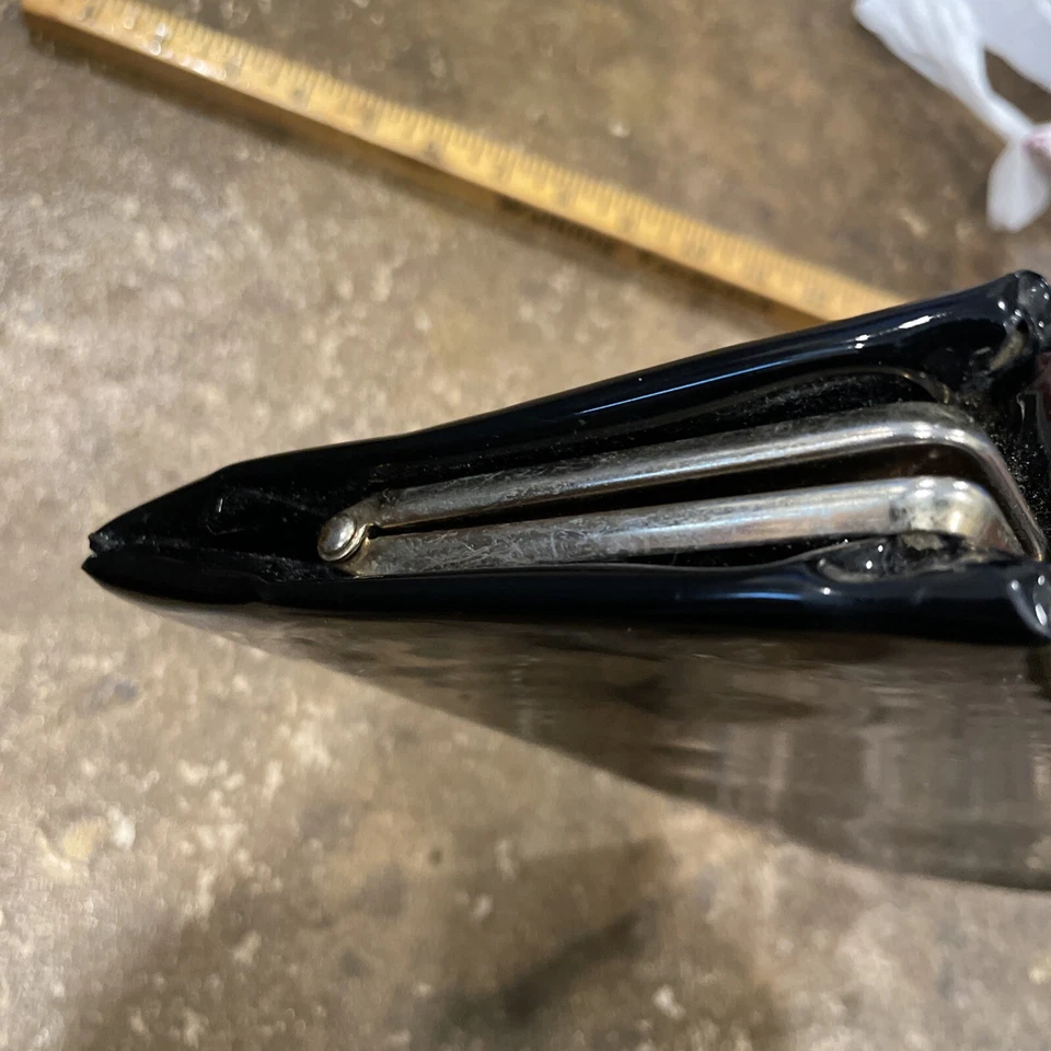 Bolso sin asas vintage de charol negro de los años 50 y 60, forro de vinilo negro Foto 4 de 4