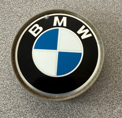 #ad 2006 BMW E90 3 SIRIES WHEEL HUB CENTER CAP 1 095 361 USED OEM $7.00