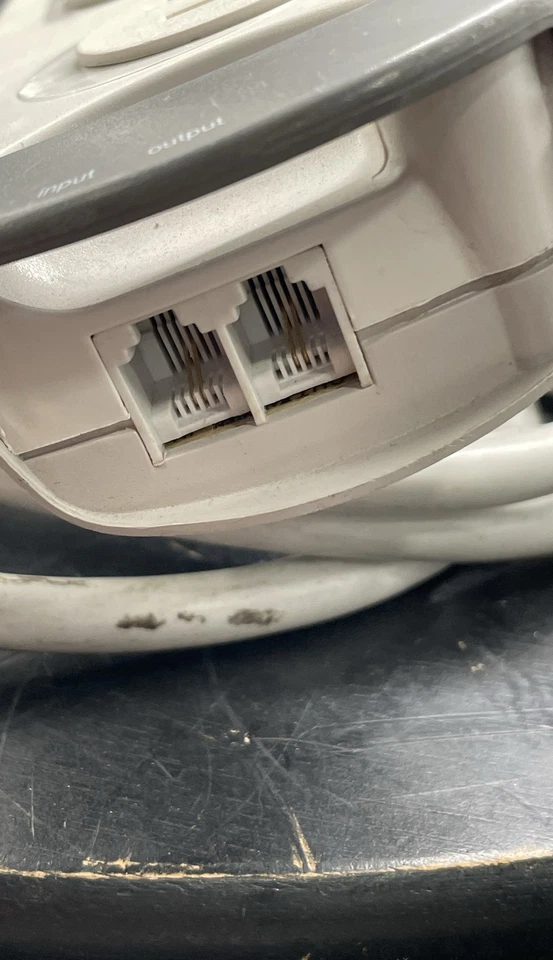 Belkin 7-Outlet SurgeMaster Power Strip Surge Protector 1045 AC Outlet Unit - Image 2 of 4