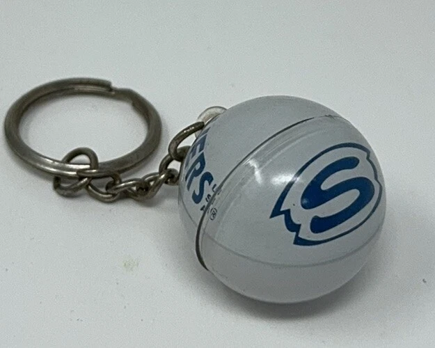 罕见复古蓝色/白色 SKETCHERS 美国鞋钥匙链滚球钥匙扣小饰品 — 第 3/3 张图片