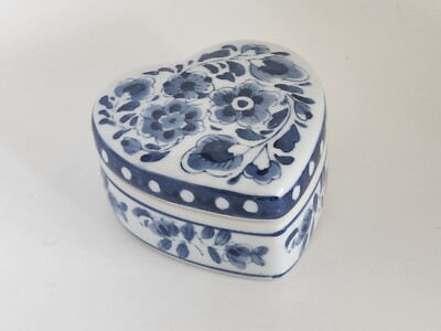 Trinket box porcelain blue white heart shaped with lid floral design  EUC