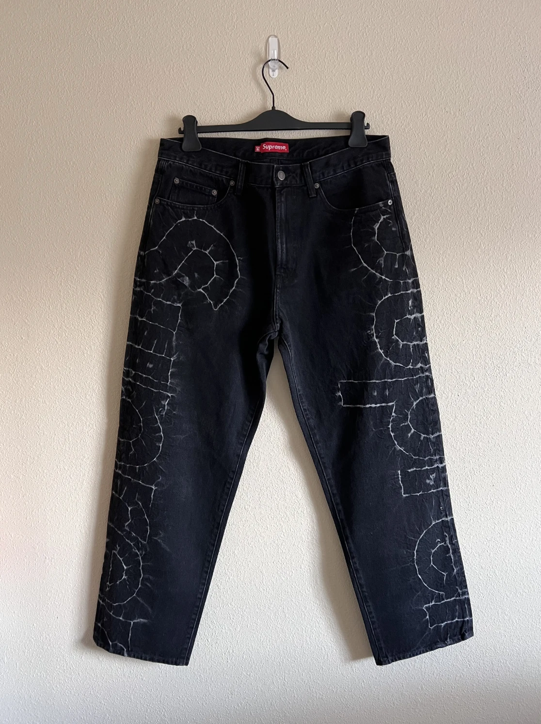 Jeans denim coupe souple Supreme Shibori   Taille 34   Noir   NEUF