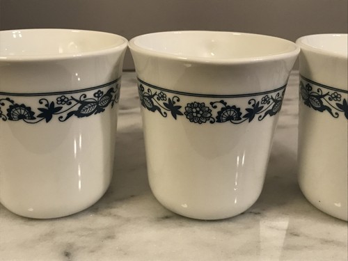 Vintage Corning Ware Old Towne Blue Onion 5 Dessert Salad Plates 6 3/4” & 4 Mugs - Picture 9 of 11