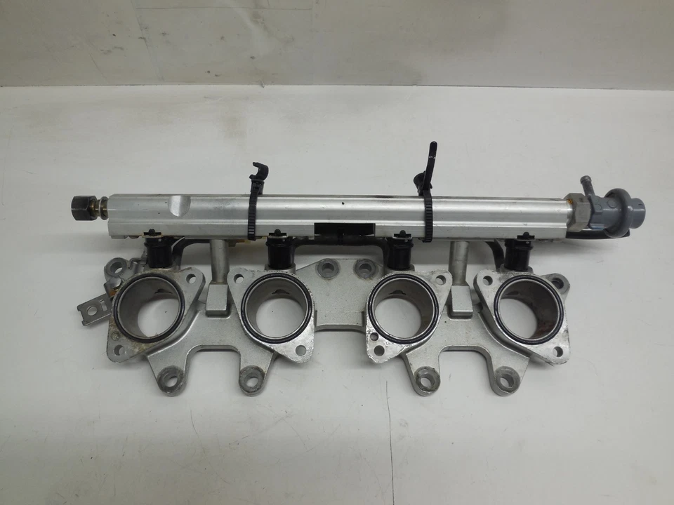 Colector de admisión W8 Honda Aquatrax F-12 2003 con riel de combustible 17100-HW4-681 Foto 3 de 3