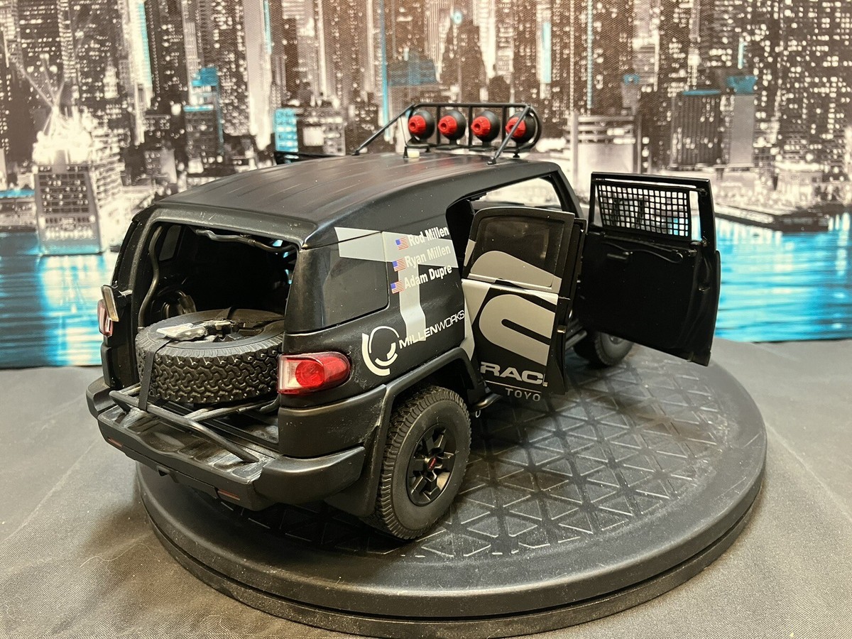 Auto Art 1/18 Toyota TRD FJ Cruiser Rod Millen Mat Black Auto Art 1/18 Toyota TRD FJ Cruiser Rod Millen Mat Black