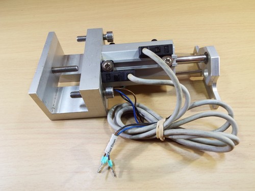 SMC CDQ2B12-25DC-F7 NEUMÁTICO AIRE COMPACTO CILINDRO "MONTAJE OEM" SENSOR D-F7NV - Imagen 7 de 24