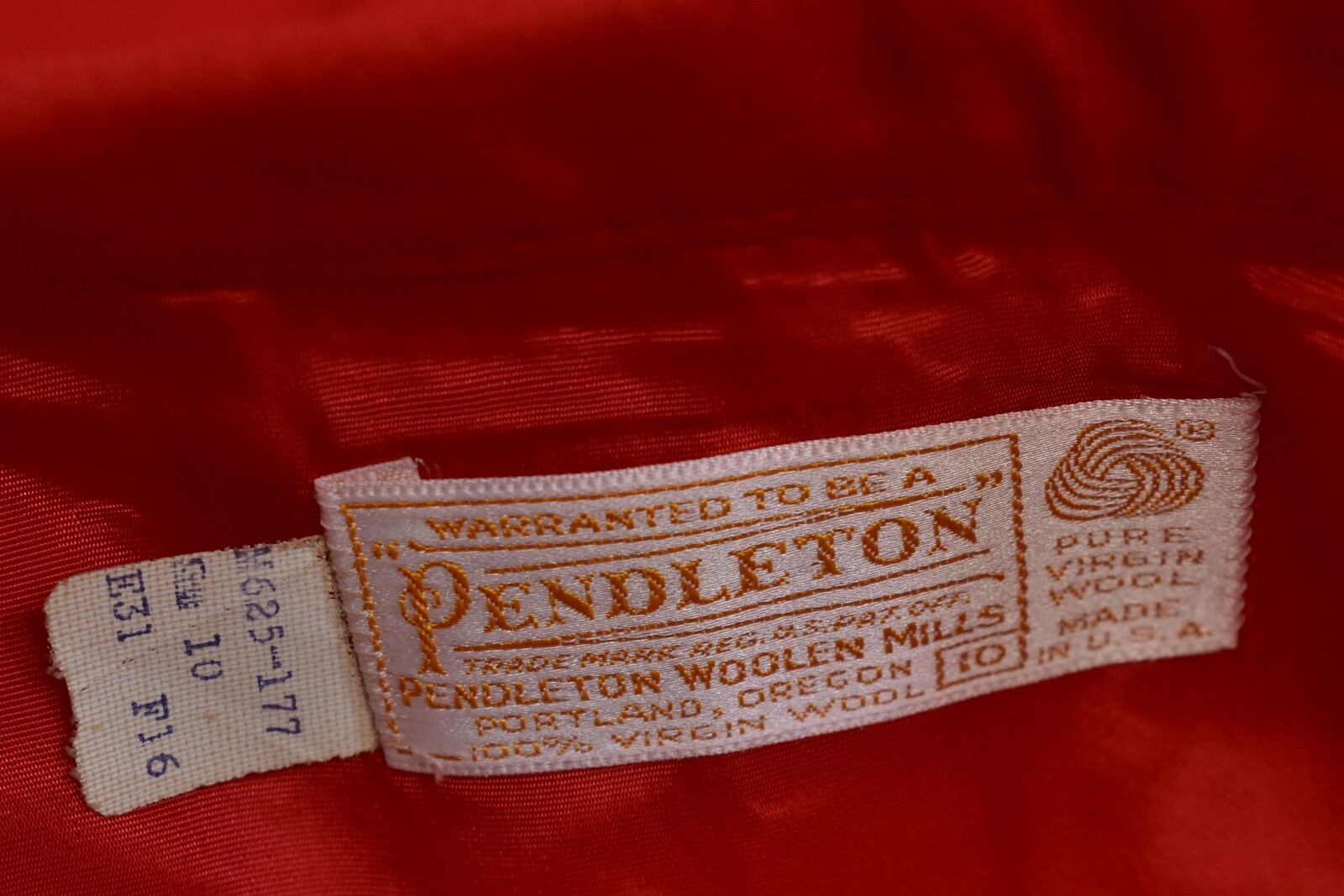Vintage Pendleton Womens Solid Red Wool Back Slit… - image 5