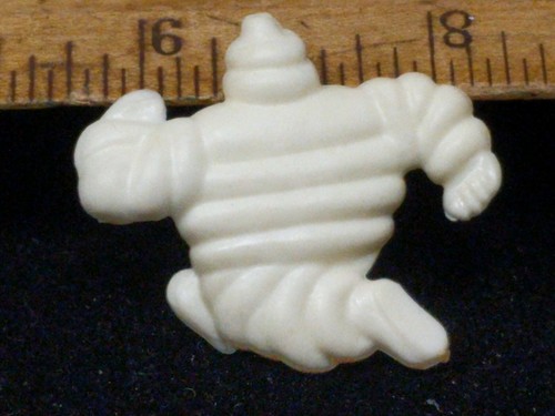 Figura de plástico duro vintage de 1 1/4" para hombre (neumático) corriendo Michelin, automotriz - Imagen 4 de 6