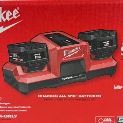 Milwaukee 48-59-1815 M18 18V Dual Bay Super Charger