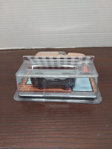 1971 Dodge Challenger Shakedown Tribute with Figure 1:64 Greenlight 97060D - Picture 4 of 6