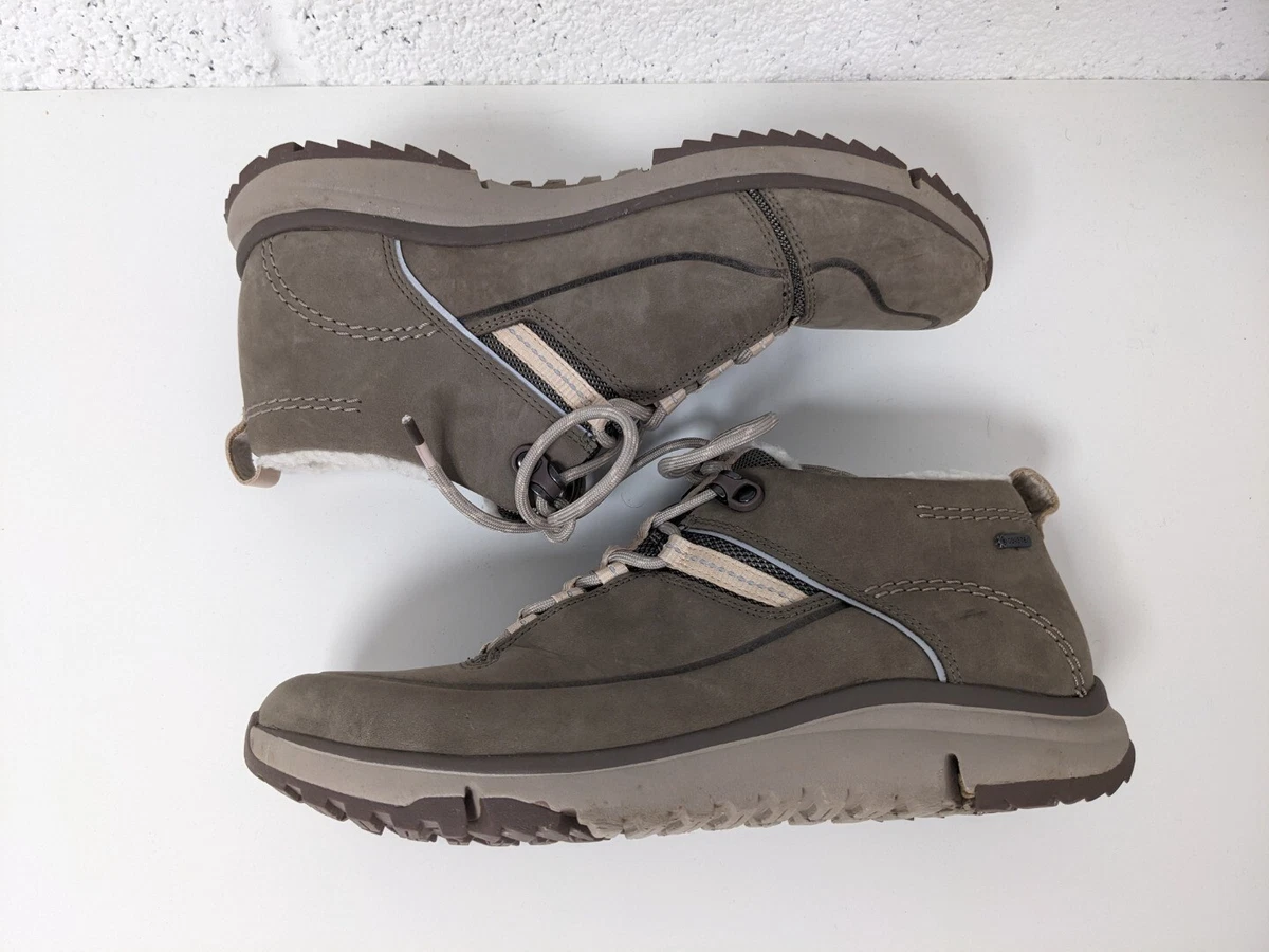 Clarks Trigenic Suede Gore Tex Walking Boots Wool Warm Lined Beige