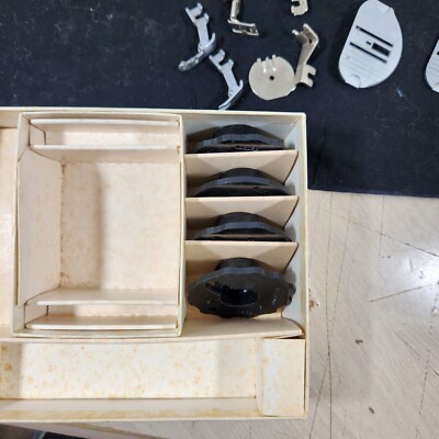 Vintage SINGER Sewing Machine Attachments Part 161818 Model 600