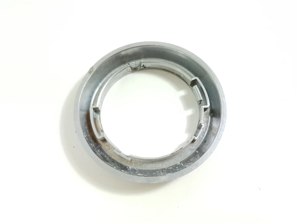 Aston Martin Rapide 5.9 L V12 2011 Kraftstoffeinfüllrohr Lünette AD43-9K072-AB - Bild 2 von 2