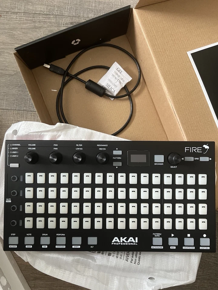 Akai FIRE USB MIDI Controller 64 RGB Pads FL Studio Controller - Image 3 of 4