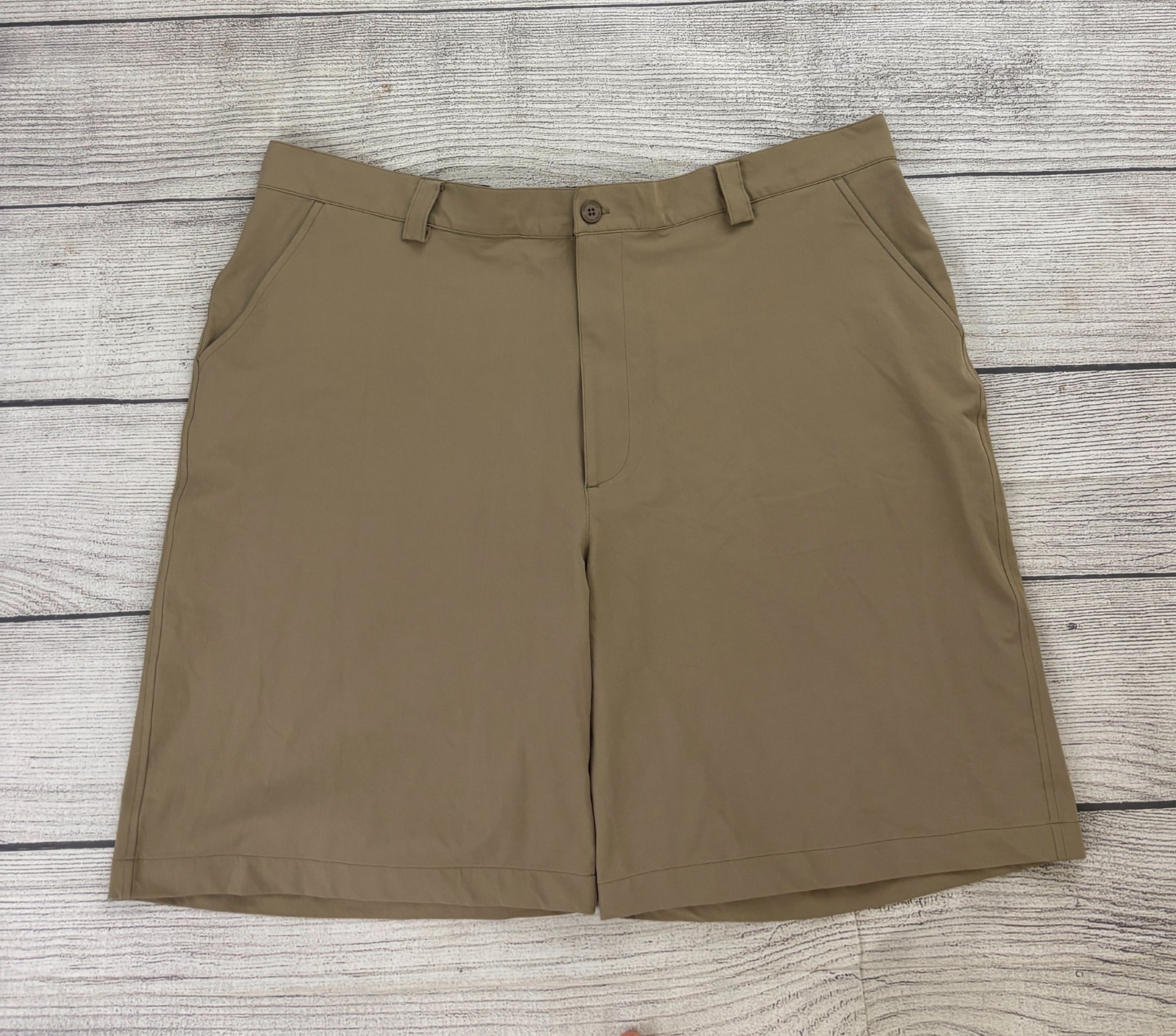 UNDER ARMOUR GOLF BENT GRASS NWT Mens Sz 42 Khaki Flat Front Performance Shorts thumbnail 2