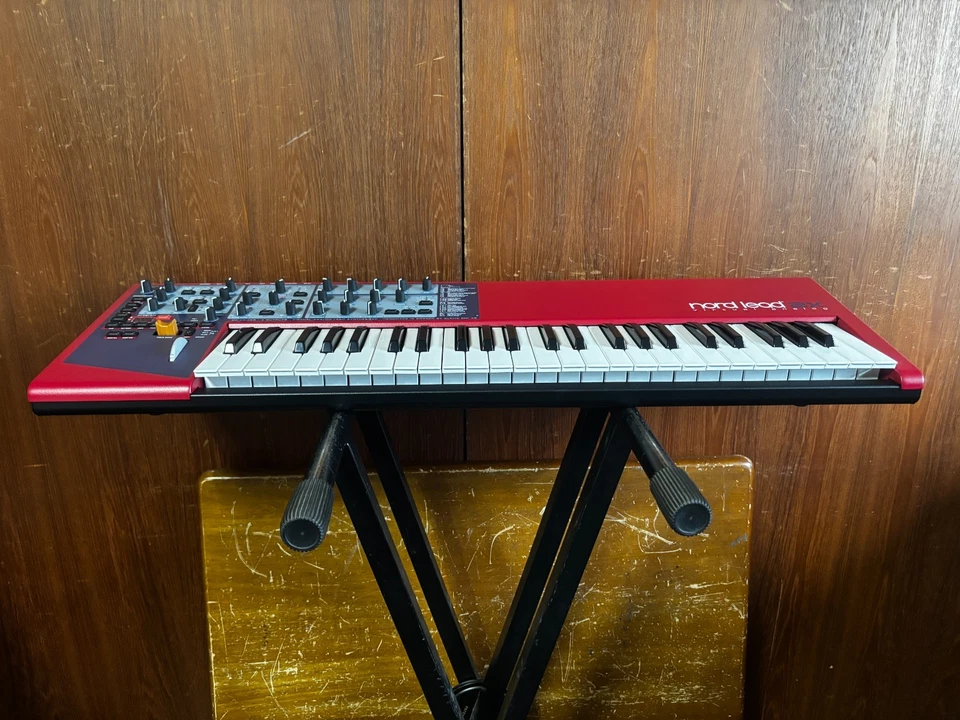 Clavia nord lead 2x 20-voice Analog Modeling Synthesizer w/ gig bag - Image 4 of 4