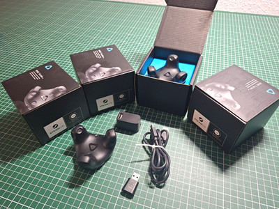 4x HTC VIVE Tracker 3.0 OVP Dongle Kabel Straps   Einzelverkauf möglich
