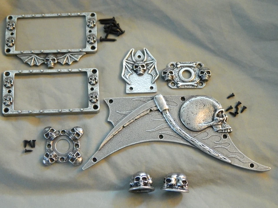 8 PIEZAS DE CALAVERA para perillas de guitarra bc rich warlock anillos de PU golpeador armadura cubierta y Foto 3 de 4
