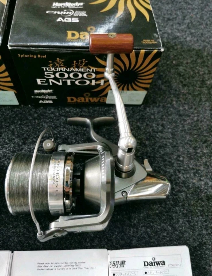 2 × Daiwa Tournament Entoh 5000 Angel Rollen inkl. OVP Karpfen Wels Carp Fishing - Bild 2 von 4