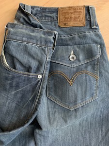 levis 514 with flap pockets