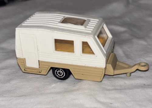 Vtg Maisto Camper Trailer White Tan 1:64 Scale Tag Along Camping Bumper Pull