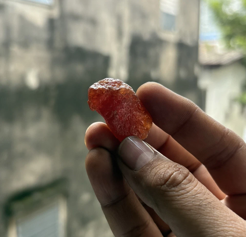 Good Single Piece Of Spessartine Rough @ 105 Cts From Nigeria  - Image 3 of 4