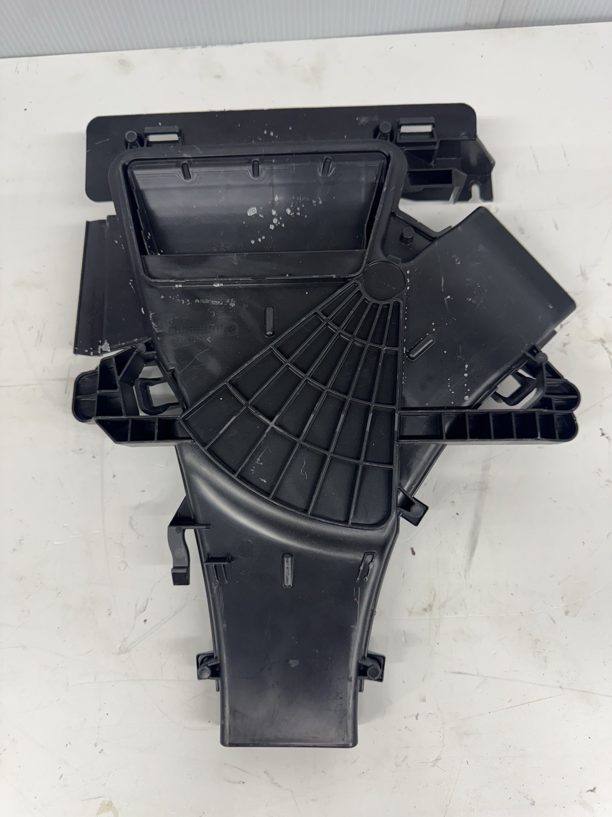 Mercedes E W211 / Aston Martin DBX Interior Part OEM A2138310346 2019 - 2023