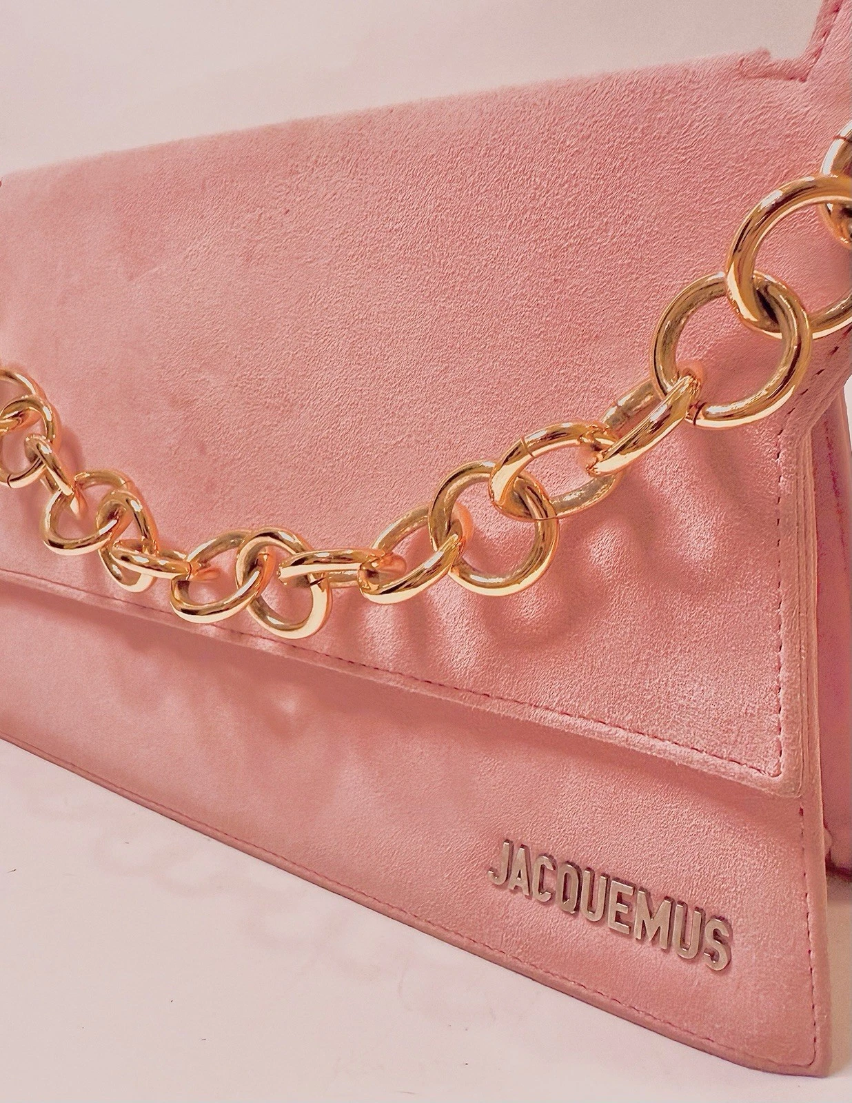 Borsa Jacquemus Le sac Rond pelle scamosciata rosa millennial settimana moda Parigi 2017